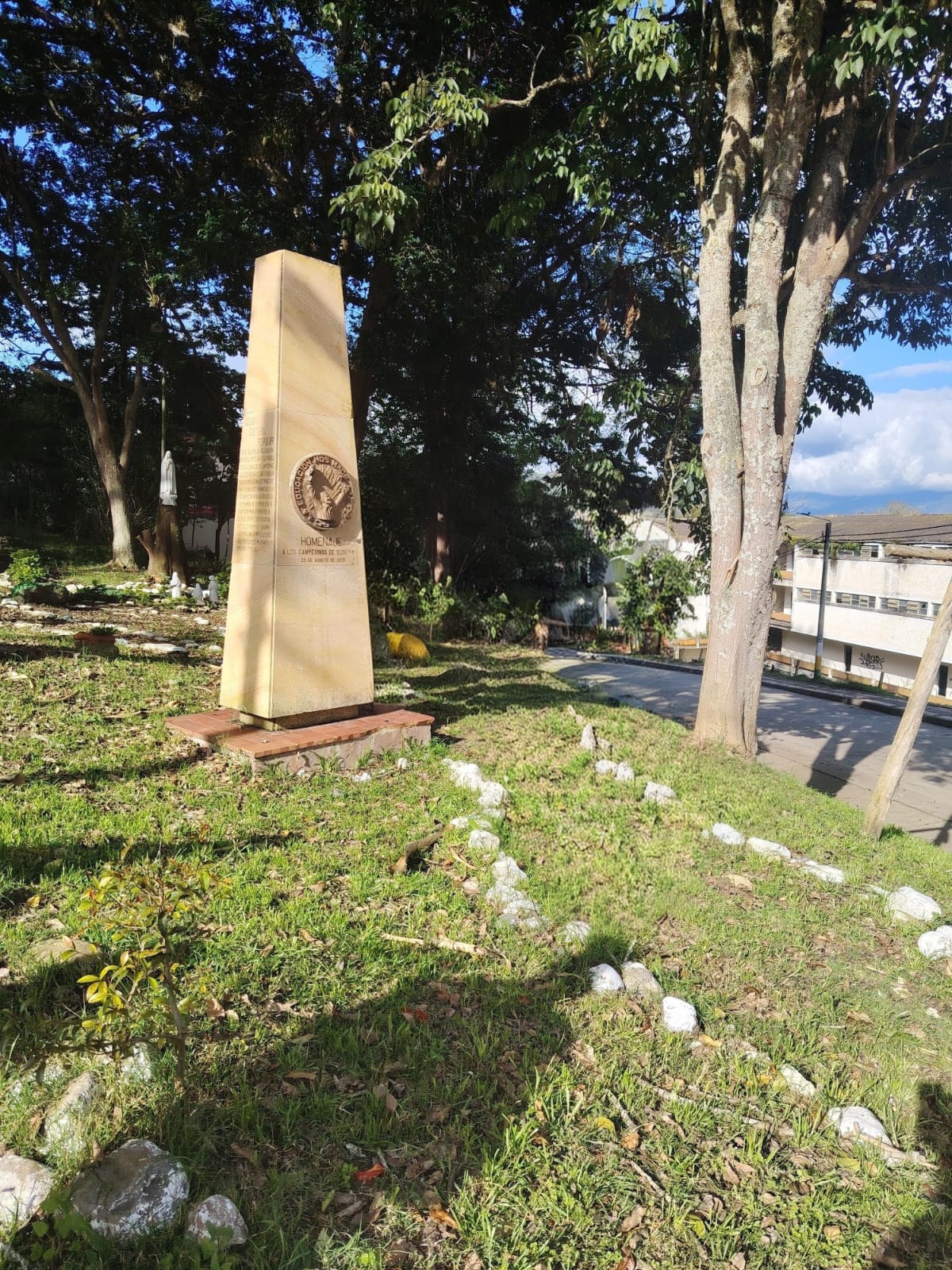Obelisco homenaje a los campesinos