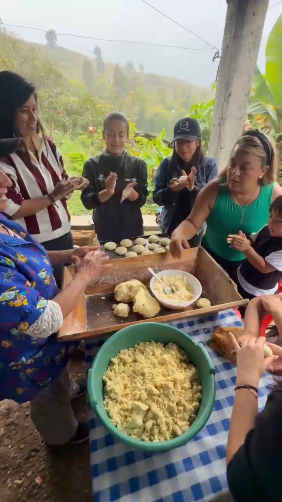 Preparacion de arepas boyacenses
